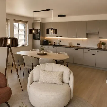 Appartement Stijlvol Duplex Met 3 Slaapkamers 6 Personen